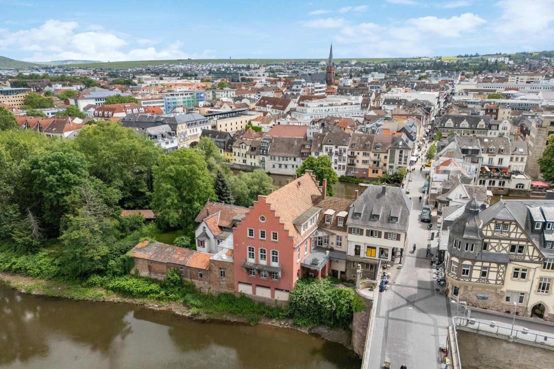 Altstadt Apartment Am Wasser Mit Parkplatz Und Grossem Garten Бад Кройцнах Екстериор снимка